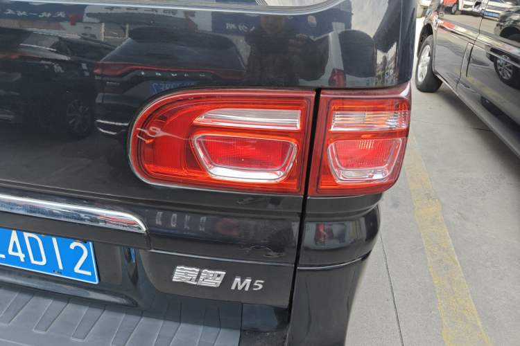 Used FORTHING Lingzhi 2019 M5L 1.6L 7-Seater Luxury Model China VI Standard Right Rear Taillight