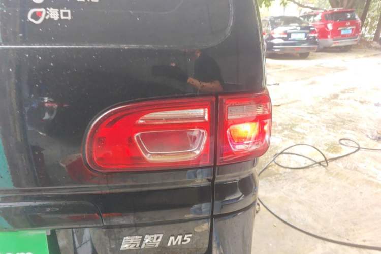 Used FORTHING Lingzhi 2019 M5L 1.6L 7-Seater Exclusive Model China VI Standard Right Rear Taillight