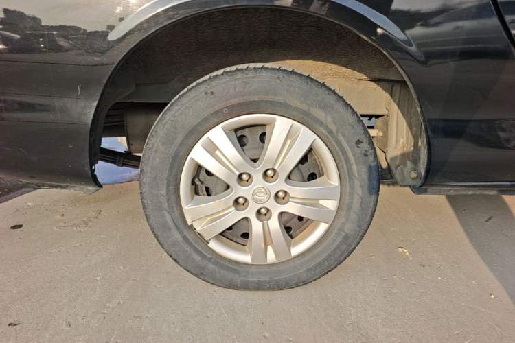 Used FORTHING Lingzhi 2019 Facelifted M5L 1.6L 7-Seater Base Model China VI Standard Right Rear Wheel Hub
