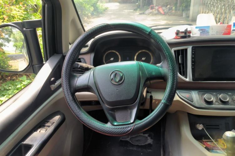 Used FORTHING Lingzhi 2019 M5L 1.6L 7-Seater Base Model China VI Standard Steering Wheel