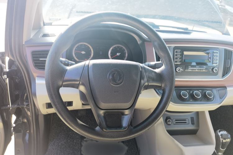 Used FORTHING Lingzhi 2019 M5L 1.6L 9-Seater Base Model China VI Standard Steering Wheel
