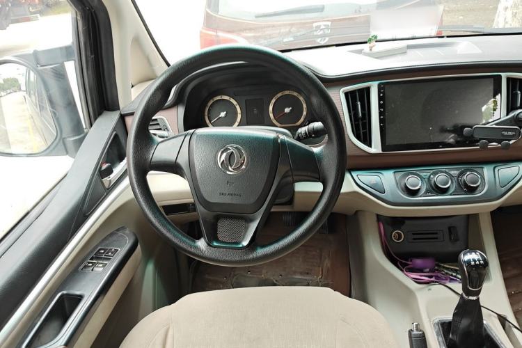 Used FORTHING Lingzhi 2019 M5L 1.6L 7-Seater Standard Model China VI Steering Wheel