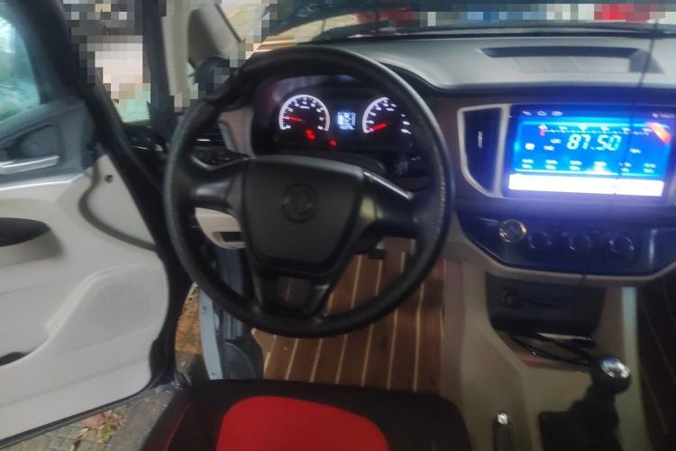 Used FORTHING Lingzhi 2019 M5L 1.6L 7-Seater Base Model China VI Standard Steering Wheel