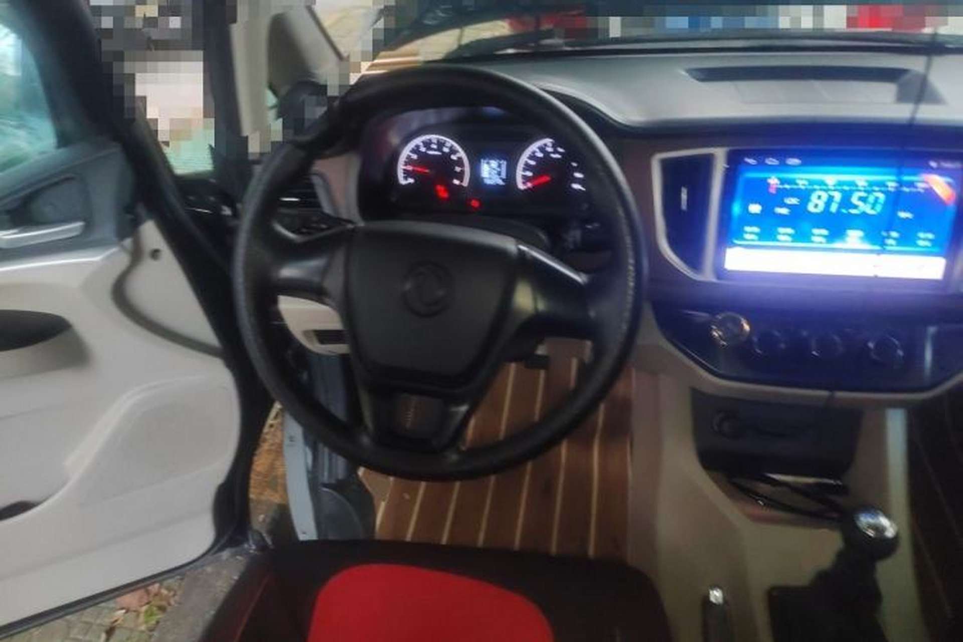 Used FORTHING Lingzhi 2019 M5L 1.6L 7-Seater Base Model China VI Standard Steering Wheel