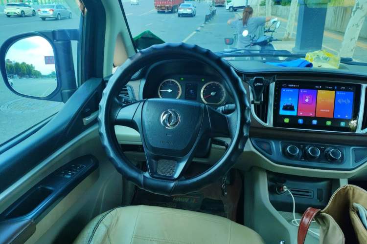 Used FORTHING Lingzhi 2019 Facelifted M5L 1.6L 9-Seater Base Model China VI Standard Steering Wheel