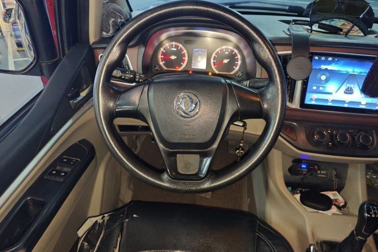 Used FORTHING Lingzhi 2019 M5L 1.6L 7-Seater Base Model China VI Standard Steering Wheel