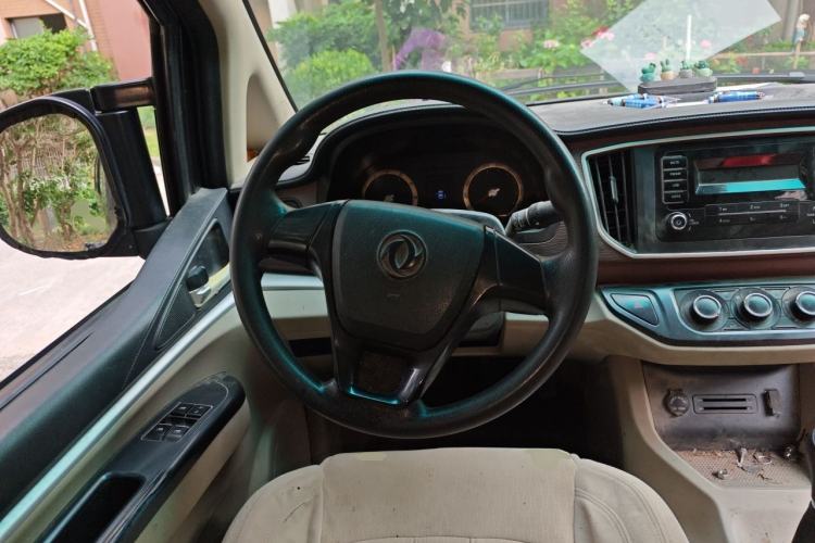 Used FORTHING Lingzhi 2019 M5L 1.6L 7-Seater Base Model China VI Standard Steering Wheel