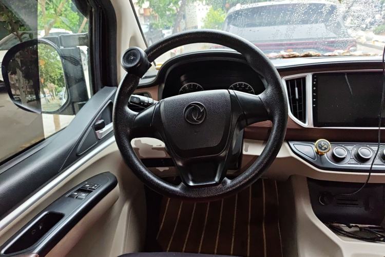 Used FORTHING Lingzhi 2019 M5L 1.6L 7-Seater Base Model China VI Standard Steering Wheel