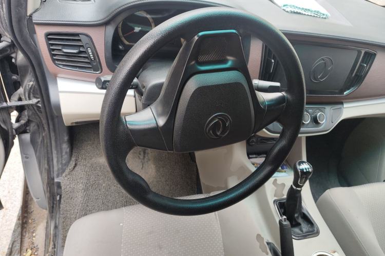 Used FORTHING Lingzhi 2019 V3 1.6L 2-Seat Standard Model China VI Steering Wheel