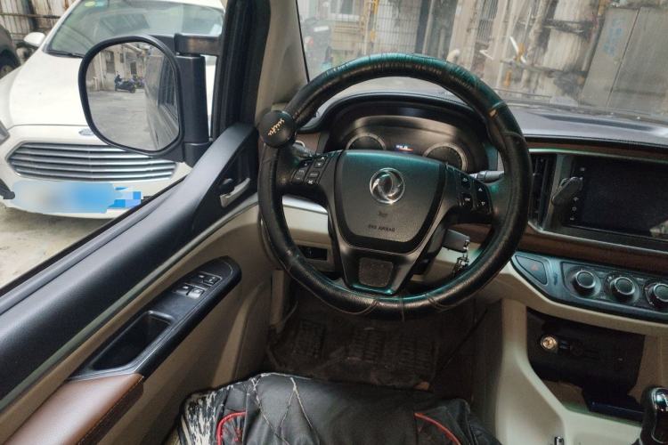 Used FORTHING Lingzhi 2019 M5L 1.6L 7-Seater Luxury Model China VI Standard Steering Wheel