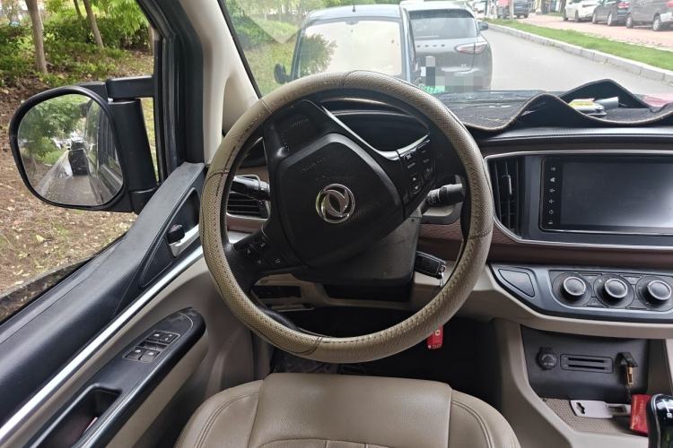 Used FORTHING Lingzhi 2019 M5L 1.6L 7-Seater Luxury Model China VI Standard Steering Wheel