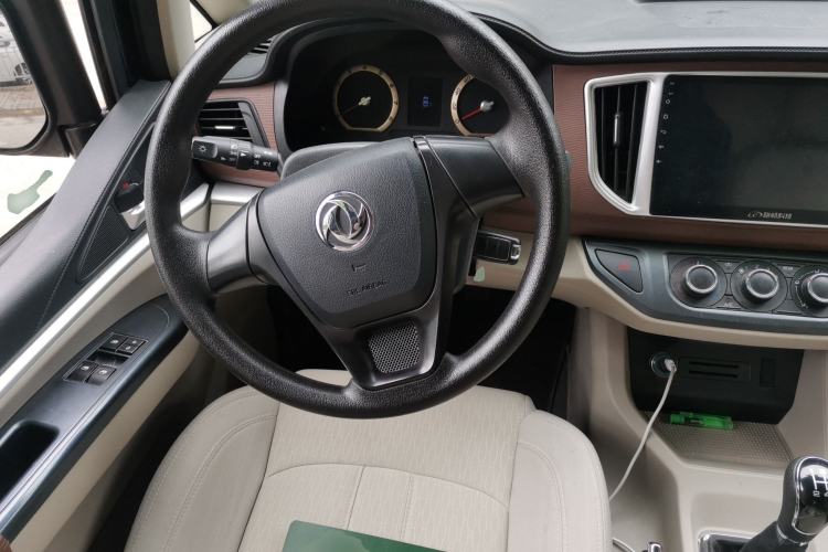 Used FORTHING Lingzhi 2019 Facelifted M5L 1.6L 7-Seater Base Model China VI Standard Steering Wheel