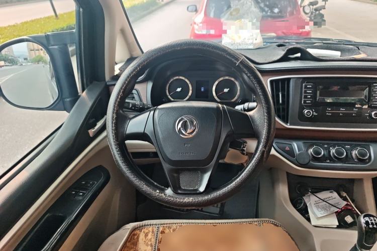 Used FORTHING Lingzhi 2019 Facelifted M5L 1.6L 7-Seater Base Model China VI Standard Steering Wheel