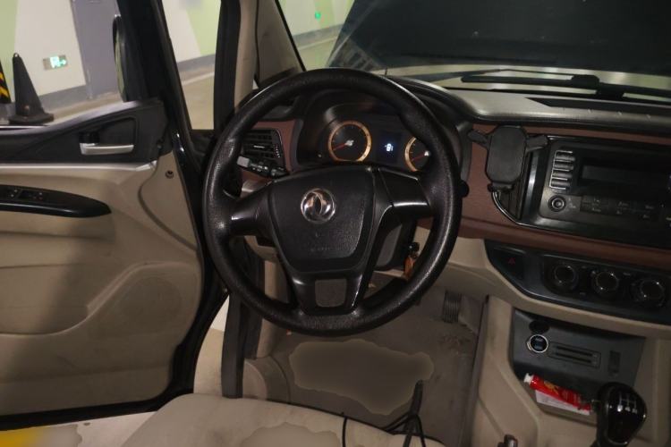 Used FORTHING Lingzhi 2019 M5L 1.6L 7-Seater Exclusive Model China VI Standard Steering Wheel