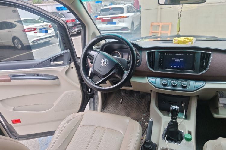 Used FORTHING Lingzhi 2019 M5L 1.6L 7-Seater Luxury Model China VI Standard Steering Wheel