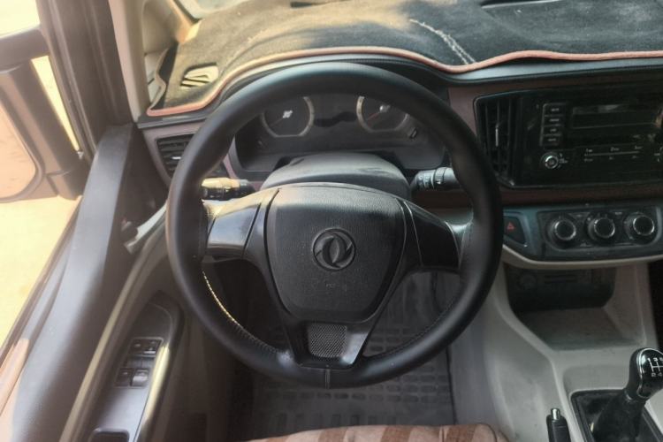 Used FORTHING Lingzhi 2019 M5L 1.6L 7-Seater Exclusive Model China VI Standard Steering Wheel