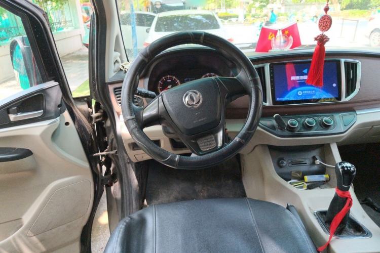 Used FORTHING Lingzhi 2019 M5L 1.6L 7-Seater Exclusive Model China VI Standard Steering Wheel
