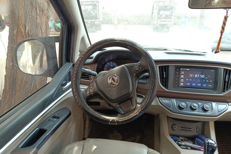 Used FORTHING Lingzhi 2019 M5L 1.6L 7-Seater Luxury Model China VI Standard Steering Wheel