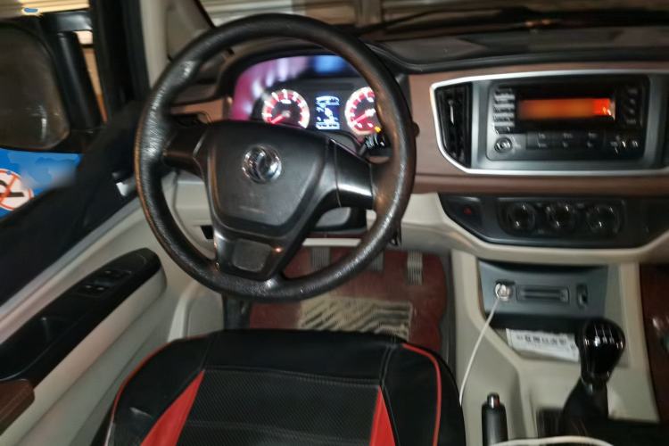 Used FORTHING Lingzhi 2019 M5L 1.6L 7-Seater Standard Model China VI Steering Wheel