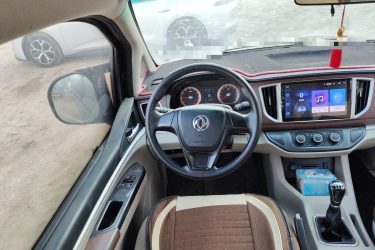 Used FORTHING Lingzhi 2019 M5L 1.6L 7-Seater Comfort Model China VI Standard Steering Wheel