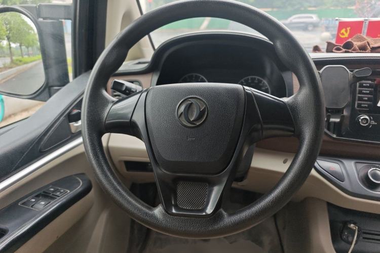 Used FORTHING Lingzhi 2019 M5 1.6L 7-Seater Base Model China VI Steering Wheel