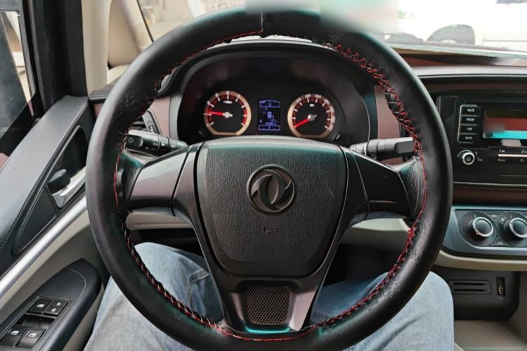 Used FORTHING Lingzhi 2019 M5L 1.6L 7-Seater Exclusive Model China VI Standard Steering Wheel