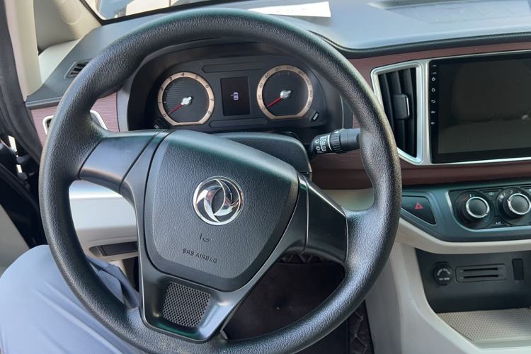 Used FORTHING Lingzhi 2019 M5L 1.6L 7-Seater Standard Model China VI Steering Wheel