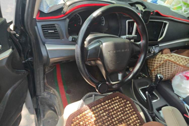 Used FORTHING Lingzhi 2019 V3 1.6L 2-Seat Standard Model China VI Steering Wheel