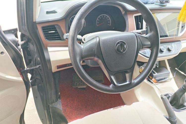 Used FORTHING Lingzhi 2019 M5L 1.6L 7-Seater Base Model China VI Standard Steering Wheel