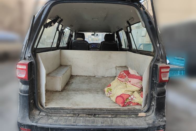 Used FORTHING Lingzhi 2019 M5L 1.6L 7-Seater Base Model China VI Standard Trunk