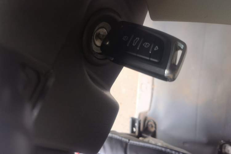 Used FORTHING Lingzhi 2019 M5 1.6L 7-Seater Base Model China VI Vehicle Key