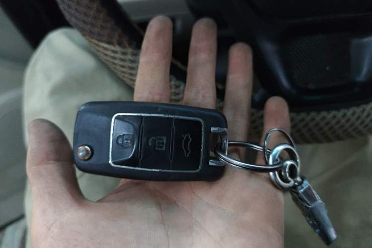 Used FORTHING Lingzhi 2019 Facelifted M5L 1.6L 7-Seater Base Model China VI Standard Vehicle Key