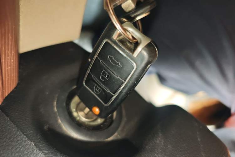 Used FORTHING Lingzhi 2019 Facelifted M5L 1.6L 7-Seater Base Model China VI Standard Vehicle Key