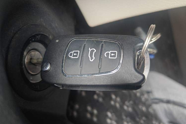 Used FORTHING Lingzhi 2019 M5L 1.6L 7-Seater Luxury Model China VI Standard Vehicle Key