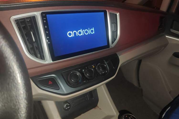 Used FORTHING Lingzhi 2019 M5 1.6L 7-Seater Base Model China VI Audio And AC Panel