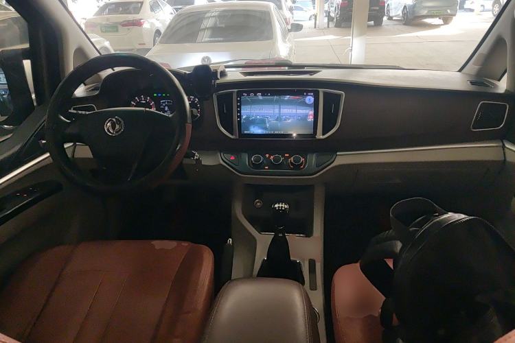 Used FORTHING Lingzhi 2019 M5L 1.6L 7-Seater Standard Model China VI Center Console