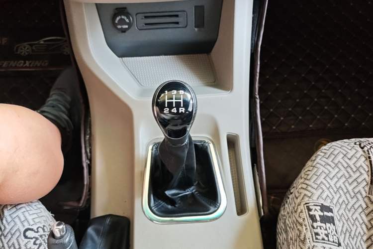 Used FORTHING Lingzhi 2019 M5L 1.6L 9-Seater Base Model China VI Standard Gear Lever