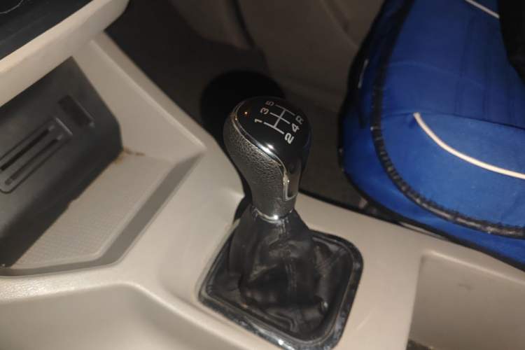 Used FORTHING Lingzhi 2019 M5 1.6L 7-Seater Base Model China VI Gear Lever