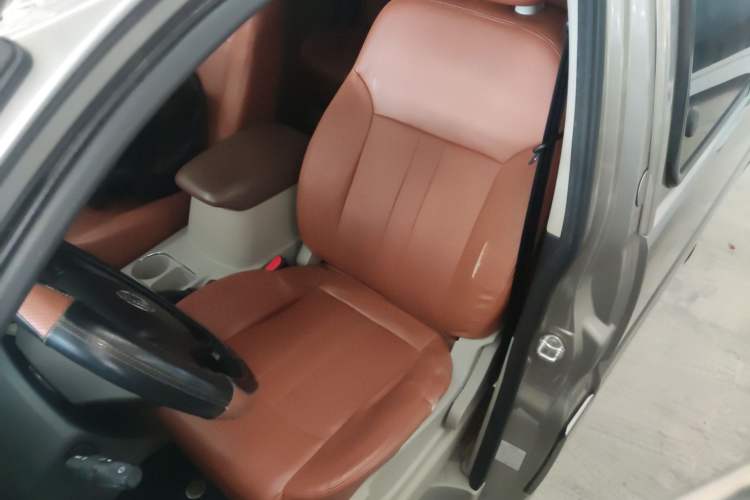 Used FORTHING Lingzhi 2019 M5L 1.6L 7-Seater Standard Model China VI Left Front Seat