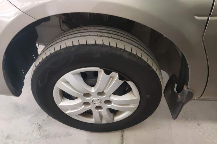 Used FORTHING Lingzhi 2019 M5L 1.6L 7-Seater Standard Model China VI Left Front Wheel Hub