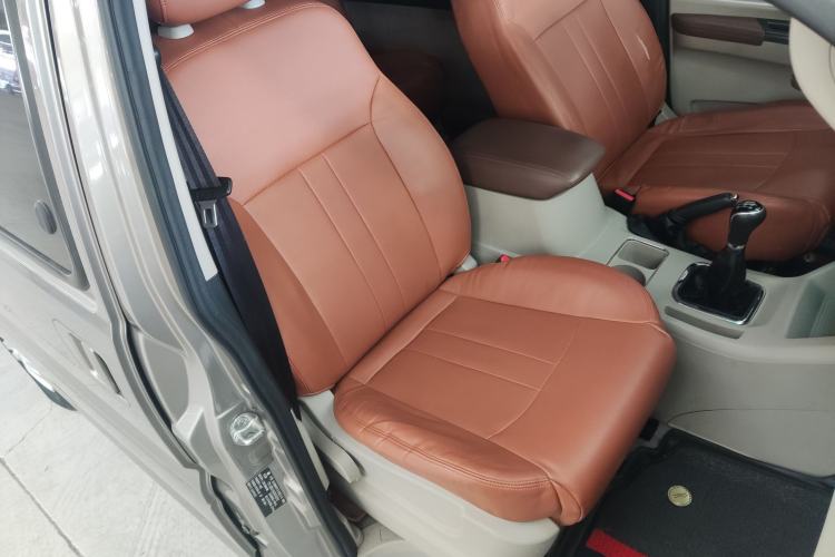 Used FORTHING Lingzhi 2019 M5L 1.6L 7-Seater Standard Model China VI Right Front Seat