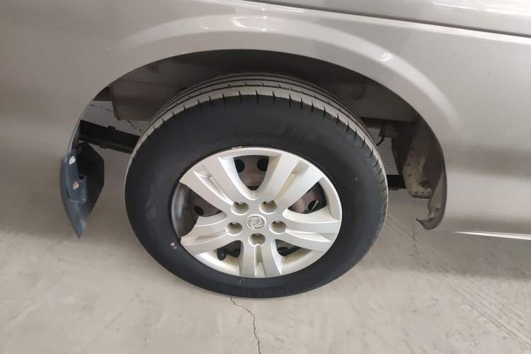 Used FORTHING Lingzhi 2019 M5L 1.6L 7-Seater Standard Model China VI Right Rear Wheel Hub
