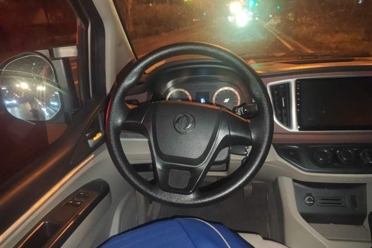 Used FORTHING Lingzhi 2019 M5 1.6L 7-Seater Base Model China VI Steering Wheel