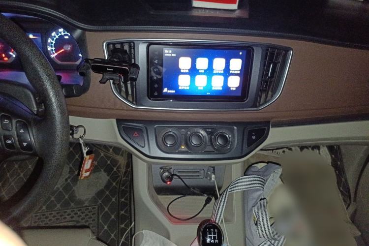 Used FORTHING Lingzhi 2019 M5 1.6L 7-Seater Luxury Model China VI Standard Audio And AC Panel