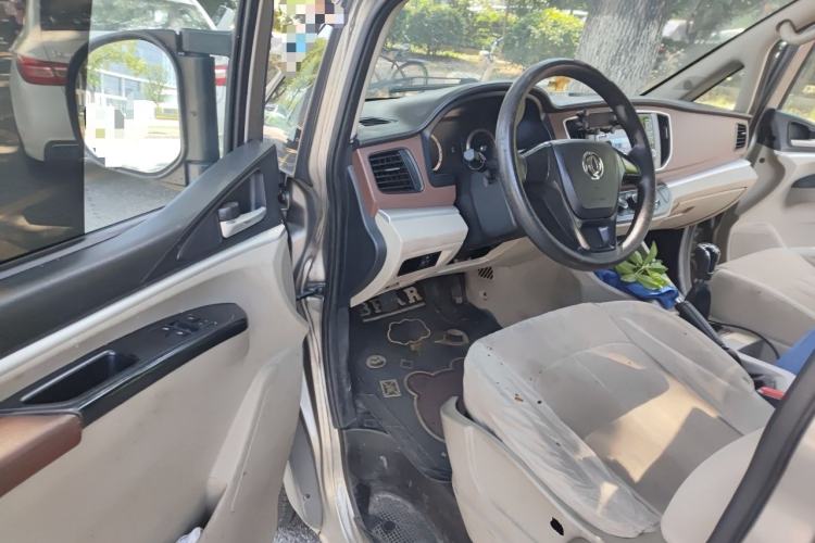 Used FORTHING Lingzhi 2019 Facelifted M5L 1.6L 7-Seater Base Model China VI Standard Driver Seat