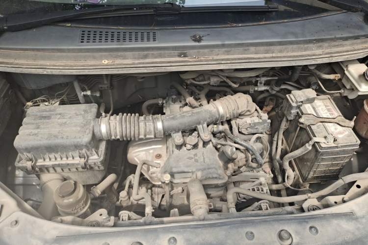 Used FORTHING Lingzhi 2019 Facelifted M3L 1.6L 7-Seater Standard Model Engine Bay