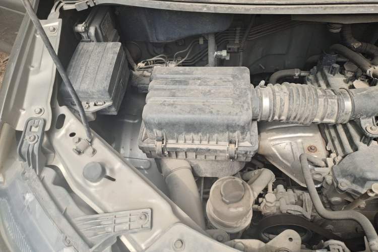 Used FORTHING Lingzhi 2019 Facelifted M3L 1.6L 7-Seater Standard Model Engine Bay Right