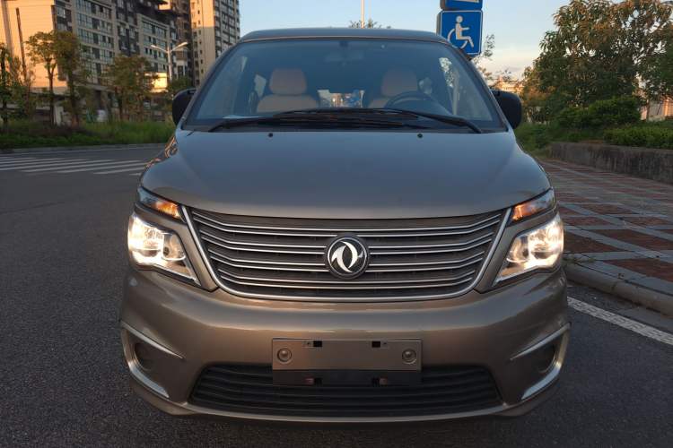 Used FORTHING Lingzhi 2019 Facelifted M5L 1.6L 7-Seater Base Model China VI Standard Exterior 1