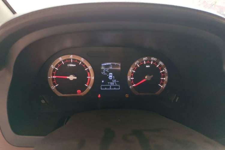 Used FORTHING Lingzhi 2019 M5L 1.6L 7-Seater Comfort Model China VI Standard Instrument Cluster