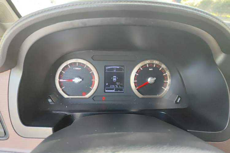 Used FORTHING Lingzhi 2019 Facelifted M5L 1.6L 7-Seater Base Model China VI Standard Instrument Cluster